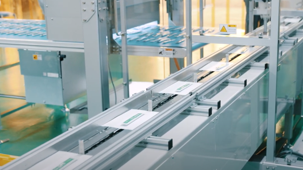 ダイレクトメール封入用のサンプル品をセットアップ3