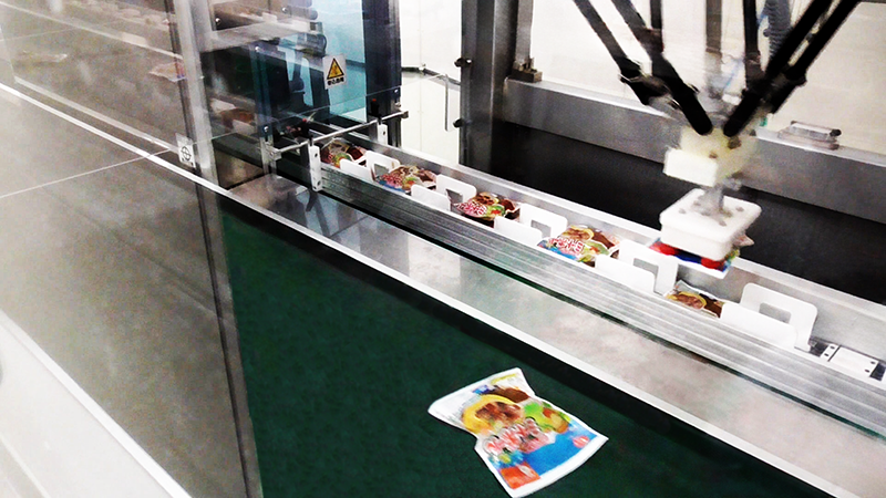 【導入インタビュー】ミートボールパウチの梱包工程自動化｜石井食品株式会社 様2