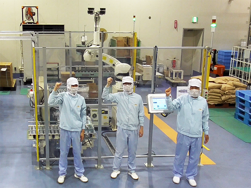 ロボットパレタイズシステム ガッツポーズ